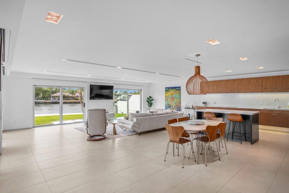Building Photo - 35 Castle Harbor Isle Dr