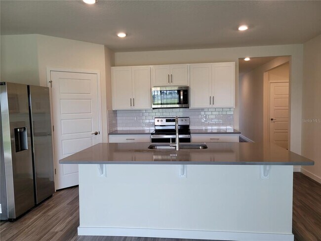 Building Photo - 399 Tanis Ave