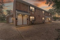 Building Photo - 524 Ashlawn Dr