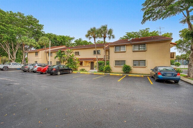 Building Photo - 6206 SW 136th Ct