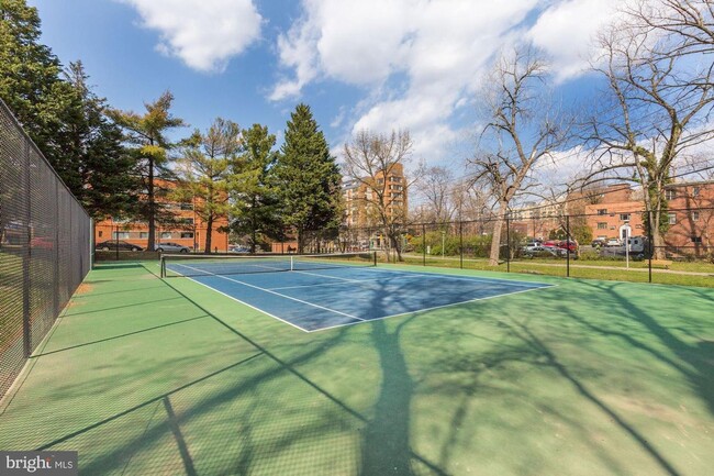 Building Photo - Beautiful 1BR/1BA in Downtown Bethesda. Al...
