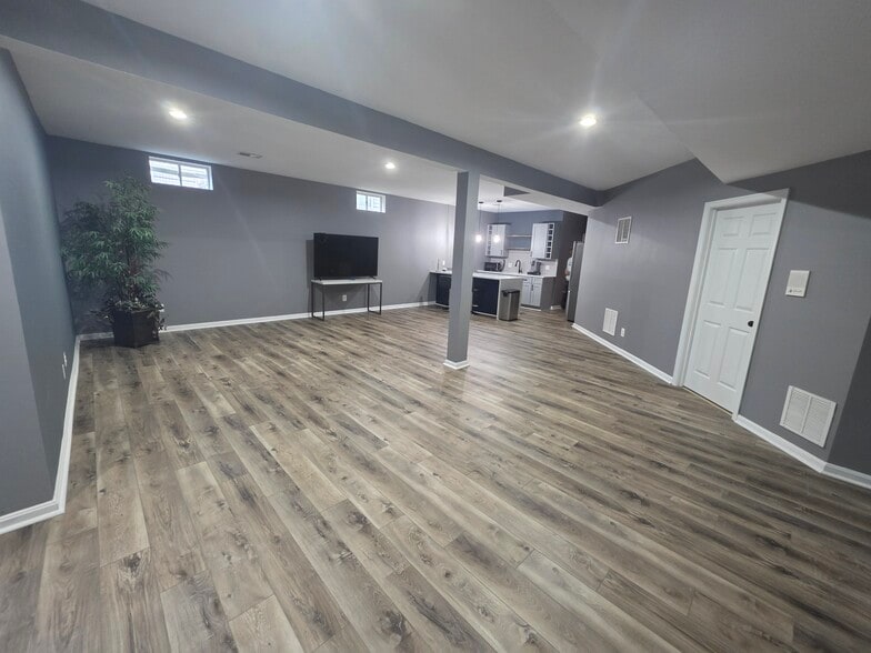 Building Photo - 6021 Smooth Stone Pl