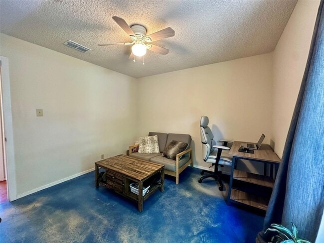 Building Photo - 1101 Stoneoak Ln
