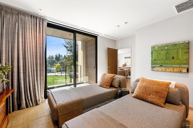 Building Photo - 171 Sawmill Cir