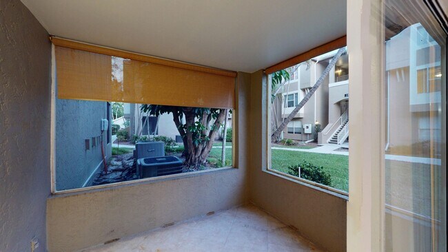 Building Photo - 2Bd/ 2Ba Condo in Premier Delray Beach Location **Optional Private Storage Garage**