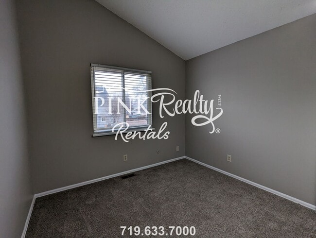 Building Photo - 3418 Foxridge Dr