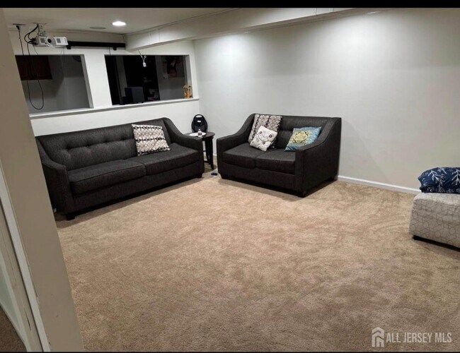 Building Photo - 5 Gunther Loop