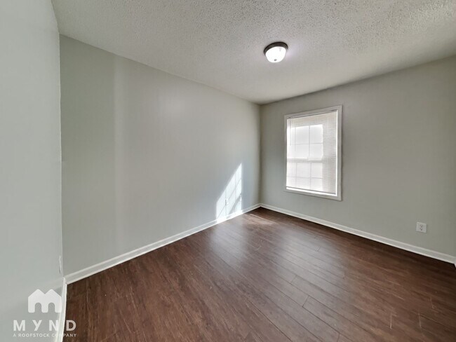 Building Photo - 6575 Ridgewood Rd