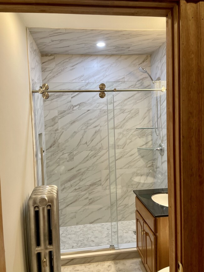 Bathroom - 100 Train St