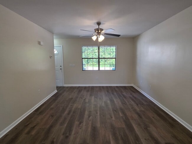 Building Photo - 113 Towne Pk E Dr