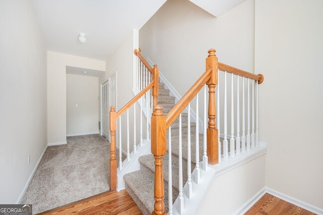 Building Photo - 2213 Leicester Way SE