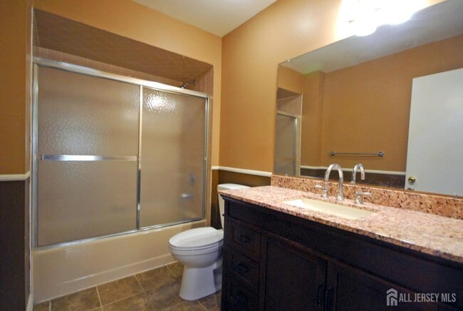 Building Photo - 96 Brewster Cir