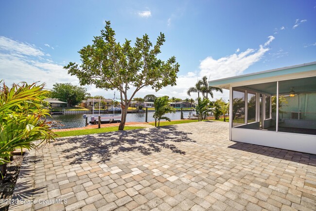 Building Photo - 1140 Montego Bay Dr N
