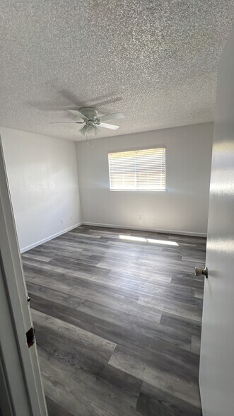 Master bedroom - 2566 Gareth Cir