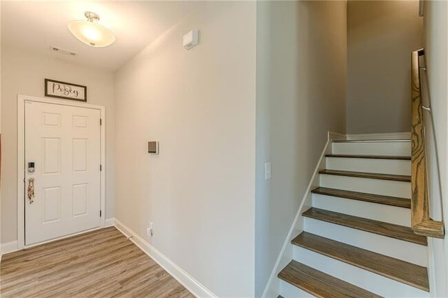 Building Photo - 123 Mulberry Dr