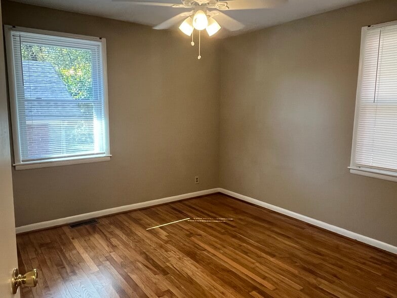 Building Photo - 3003 Oakland Ave