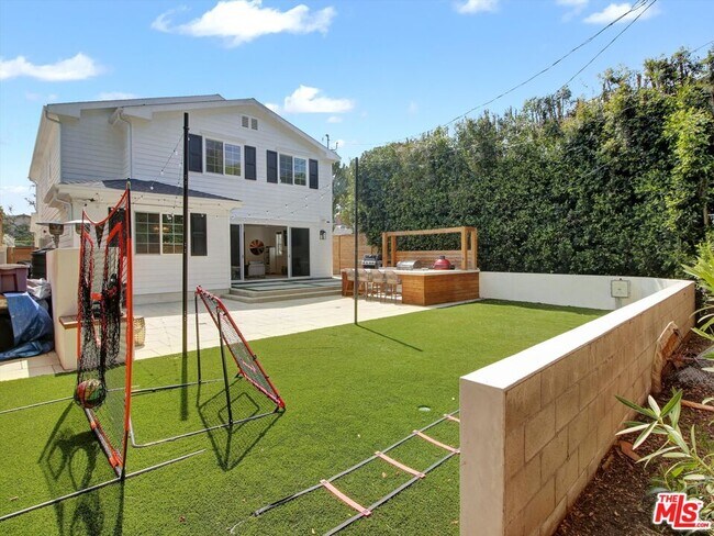 Building Photo - 10593 Kinnard Ave