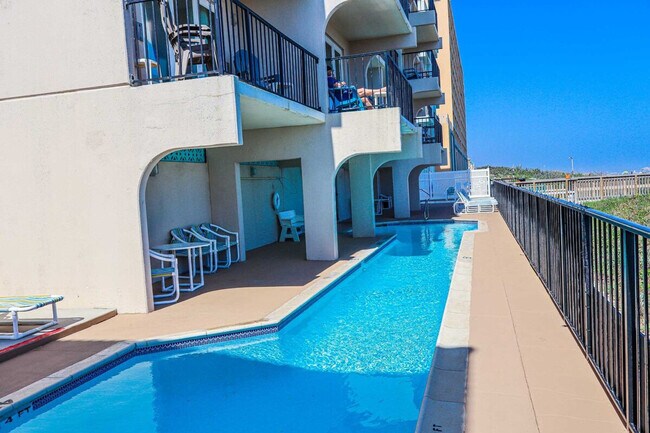 Building Photo - 5605 Gulf Blvd