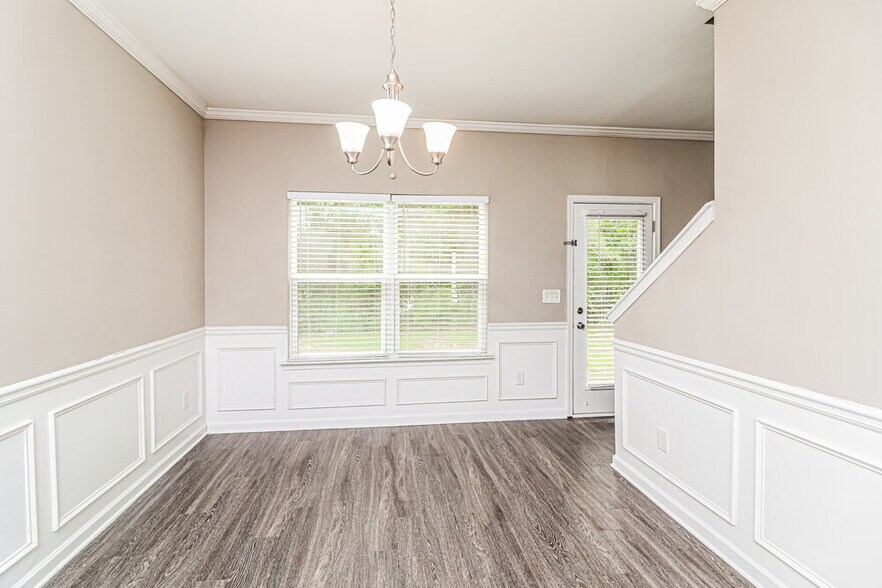 Building Photo - 542 Fieldcrest Dr