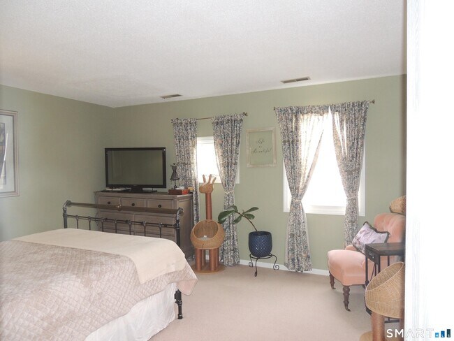 Building Photo - 124 S Montowese St