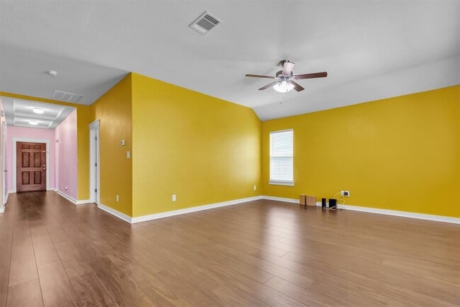 Building Photo - 308 Clearlake Dr