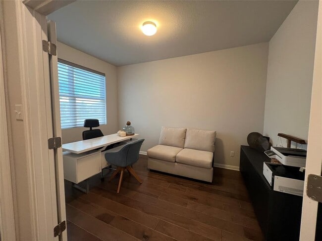 Building Photo - 107 Hornbill Dr