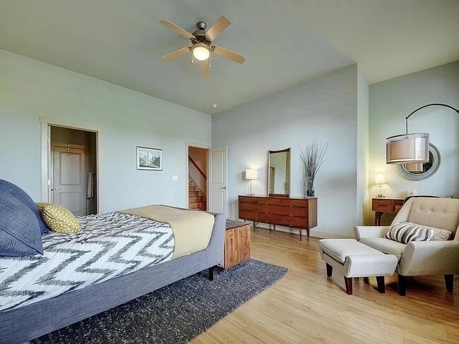 Building Photo - 2520 Bluebonnet Ln