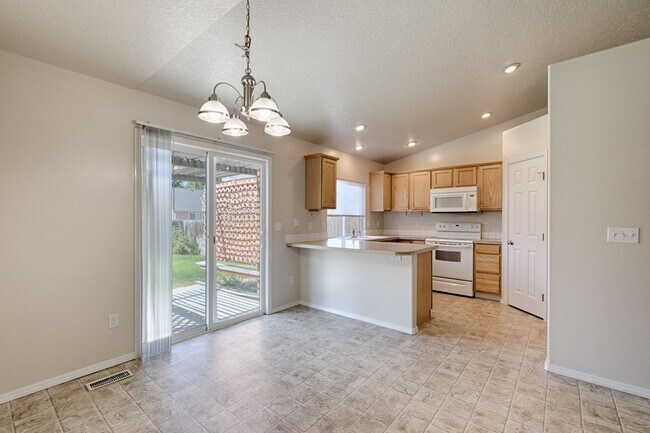 Building Photo - Beautiful Meridian home
