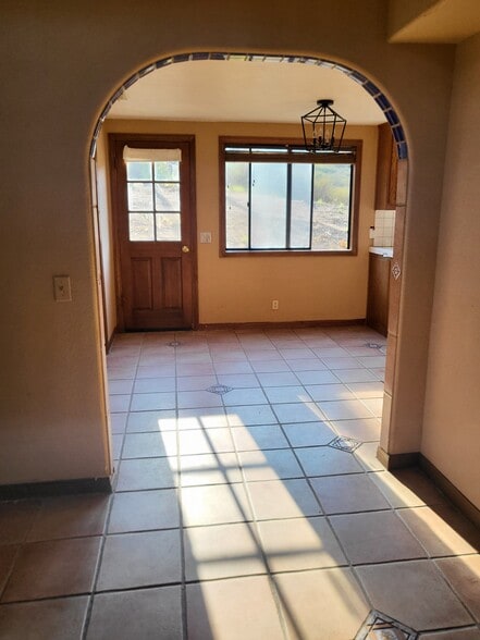 Building Photo - 658 Coronado Hills Dr