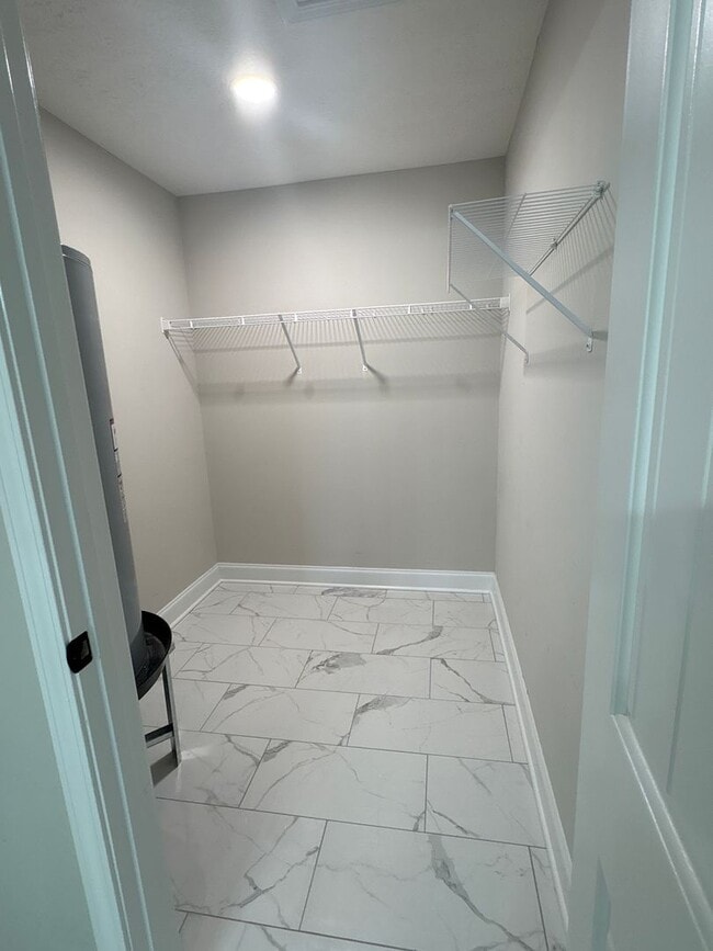 Building Photo - Spacious Duplex with Fenced-In Backyard!