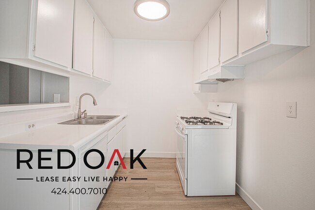 Building Photo - 8309 Cedros Ave