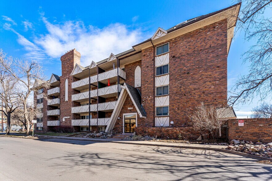 Building Photo - 1366 Garfield St