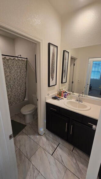 Building Photo - 3159 Tostalinda Dr