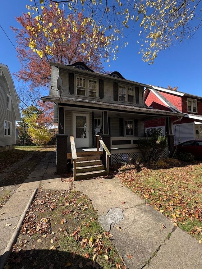 Primary Photo - Three bedroom two bathroom home for rent