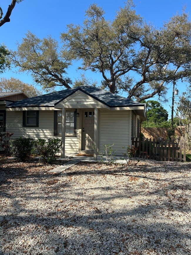 Building Photo - 3111 Elmer St