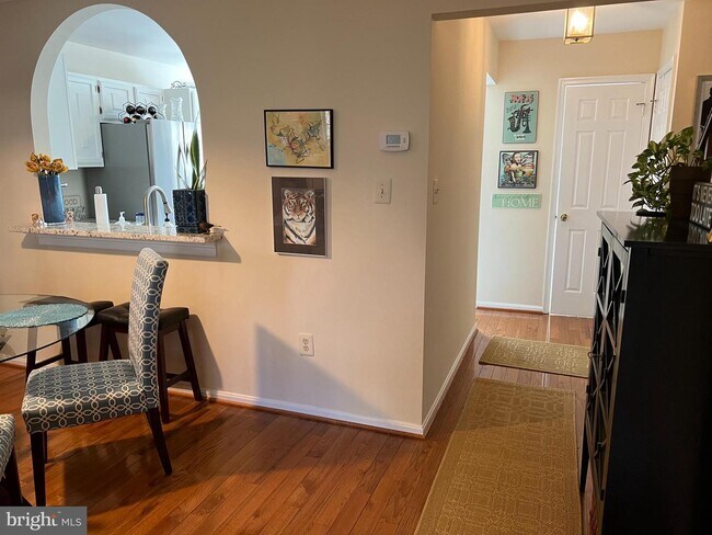 Building Photo - 37 Carriage House Cir
