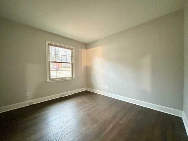 Building Photo - 5922 Amity Pl