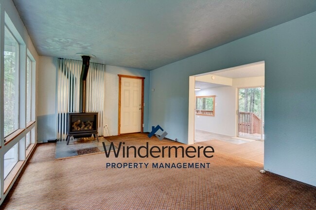 Building Photo - Private 2 bed 2 bath home