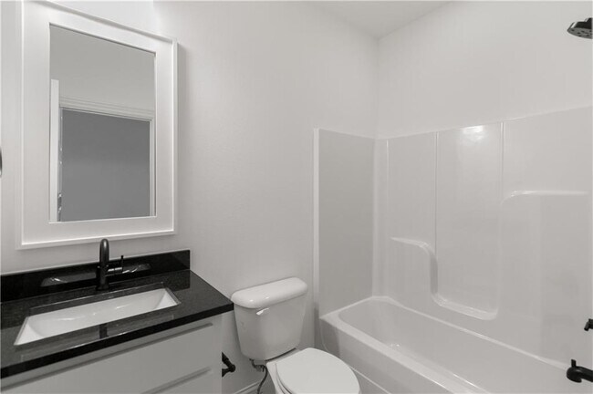 Building Photo - 1600 SW Montrose Ave