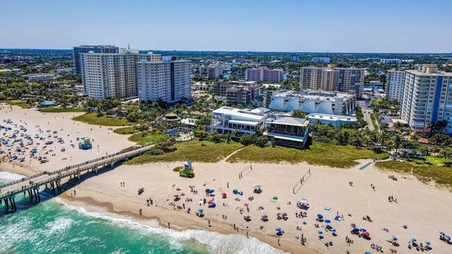 Building Photo - 100 SE 6th Ave