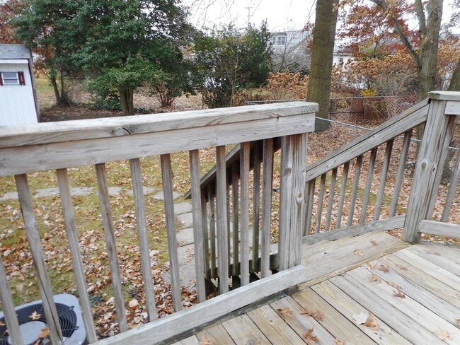 Building Photo - 117 Anderson Ave