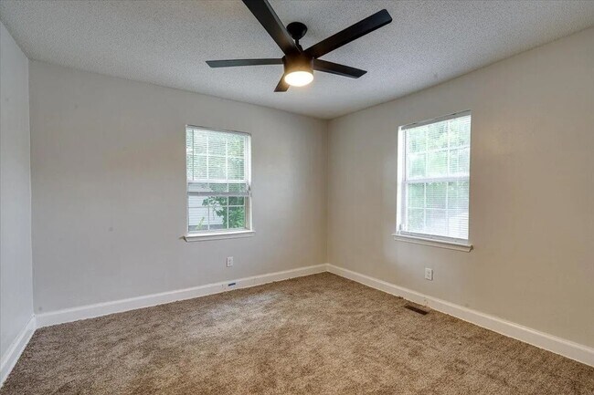 Building Photo - 510 N Germantown Rd