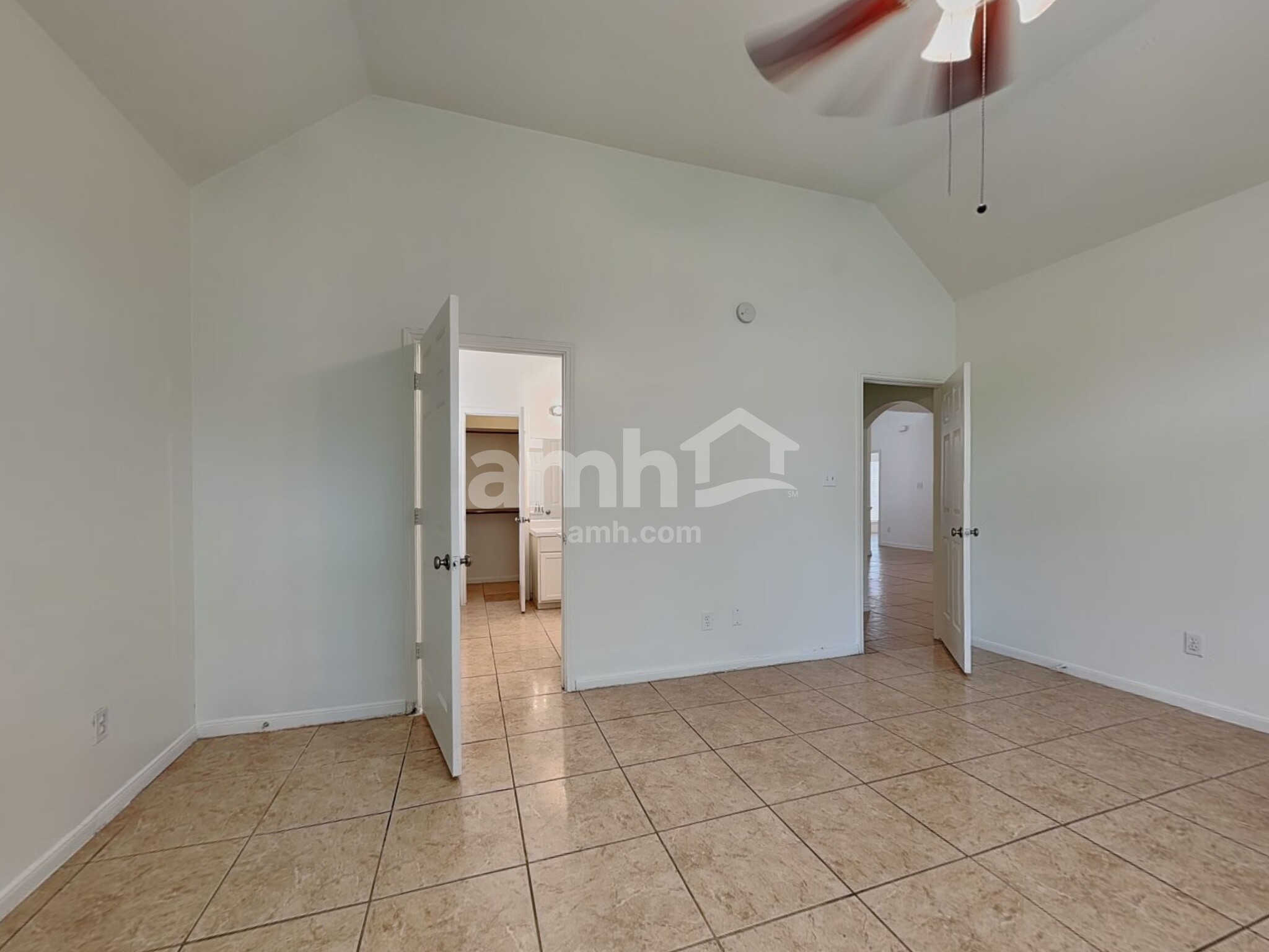 Building Photo - 6119 Old Farmhouse Ln