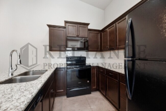Building Photo - 13608 W Nantucket St