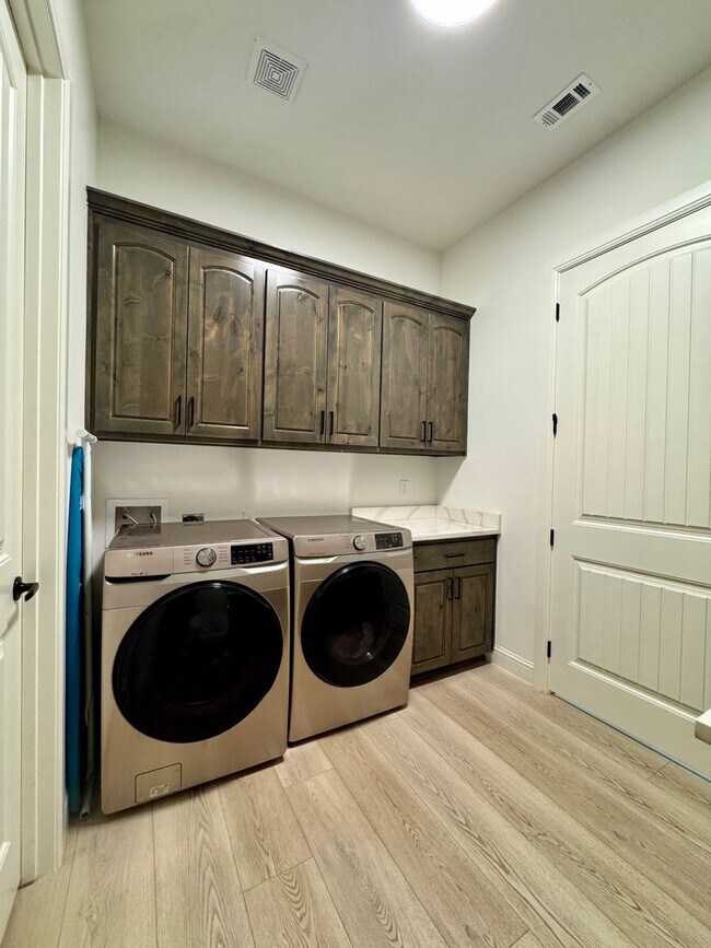 Building Photo - Reata Ranch Home - Peaster ISD