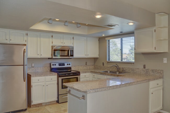 Building Photo - 3 bedroom, 2 bath home in Yavapai Hills