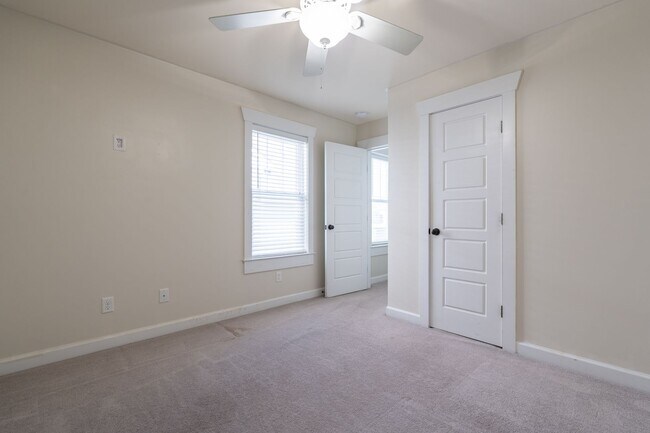 Building Photo - MOVE IN READY 3 Bedroom in the Heart of Western Branch!