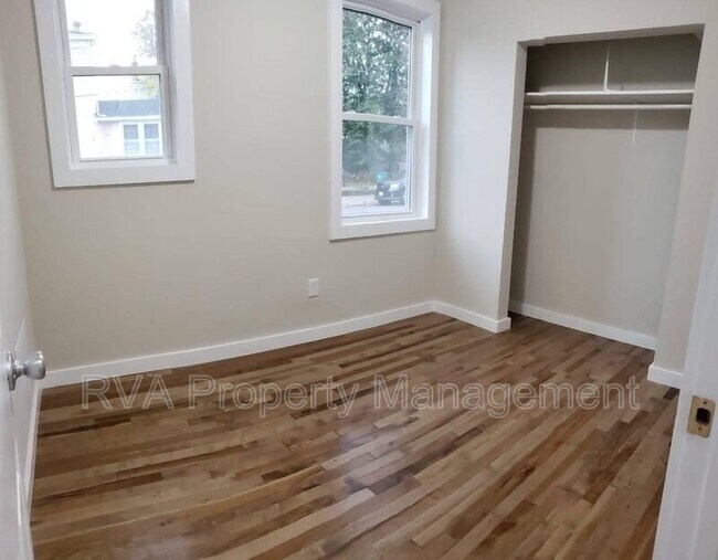 Building Photo - 600 N 32nd St