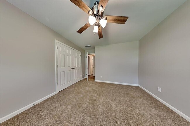 Building Photo - 2522 Oak Bluff Dr