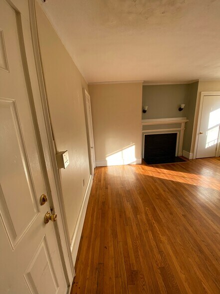 *Pictures are representative samples of the advertised unit. In some cases, the actual units you tou - 86 Myrtle St